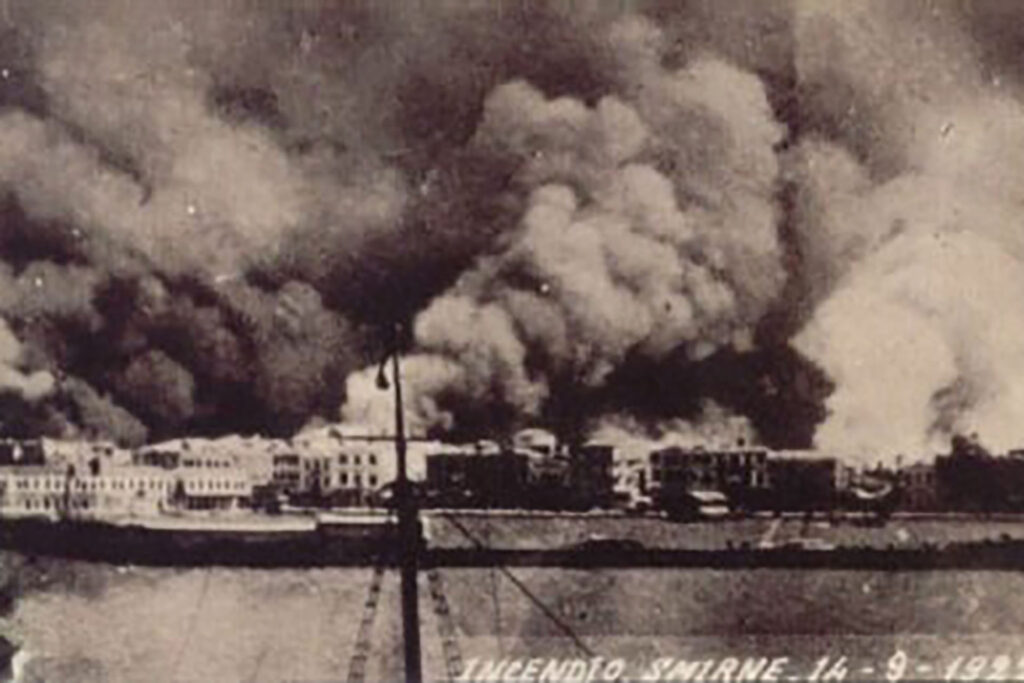 10. Η καταστροφή της Σμύρνης, φωτογραφία από ιταλικό πλοίο, 14η Σεπτεμβρίου 1922